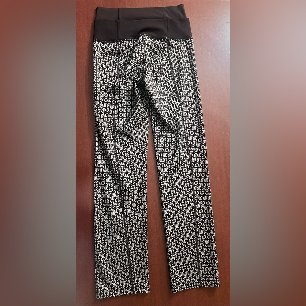 lululemon athletica Black and White Patternen Leggings - Picture 3 of 3
